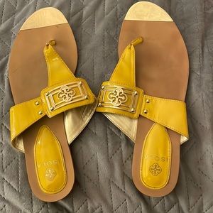 Comfortable Yellow Sandals Classic Look